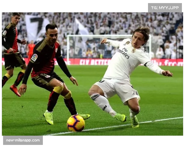 皇马后腰与后卫结合部易被击穿，巴萨针对性调度见效